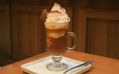 Experimente o delicioso cappuccino com caramelo